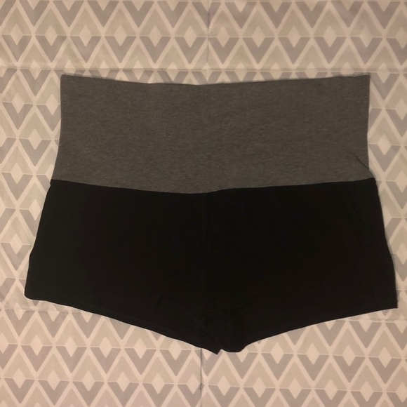 Express Pants - Express Sexy Stretch Shorts L